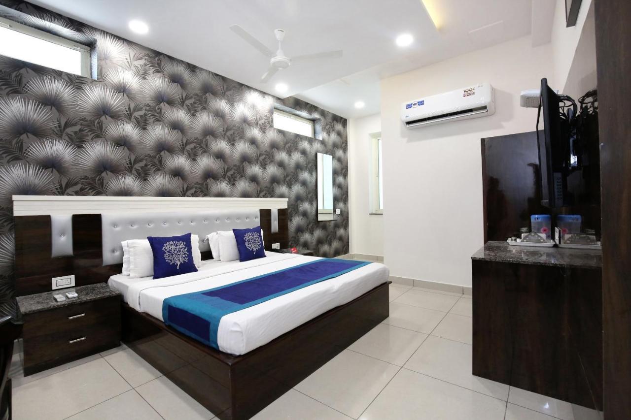 Oyo Hotel Obr Inn Ludhiana Eksteriør billede